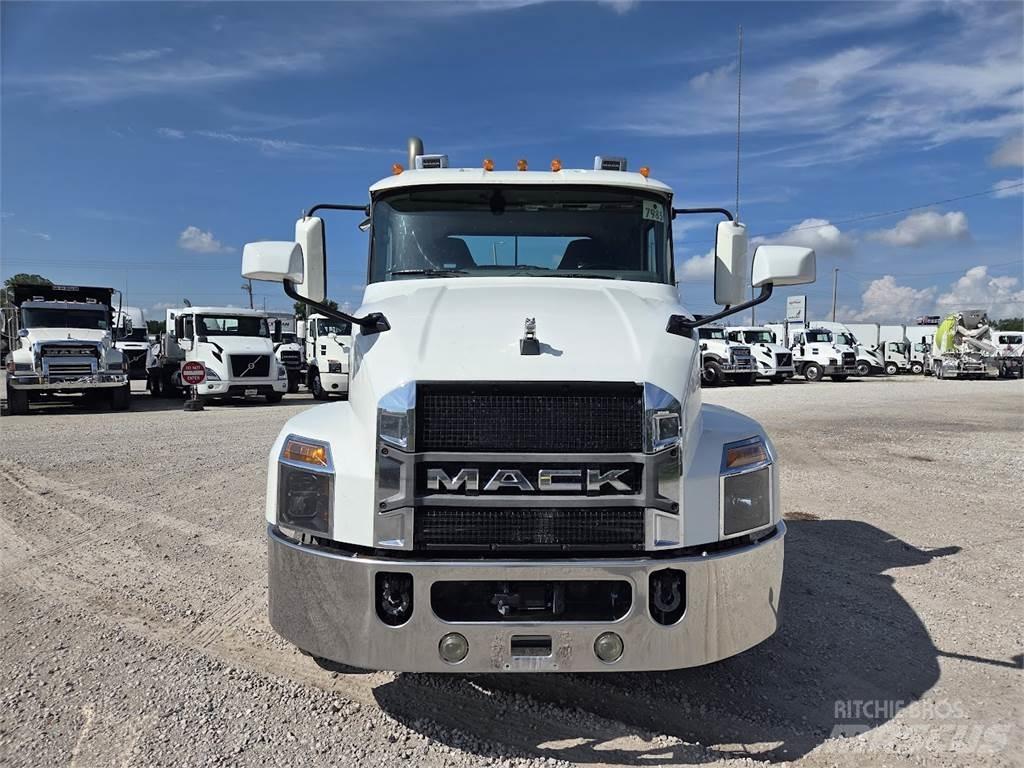 Mack AN64T Tahače
