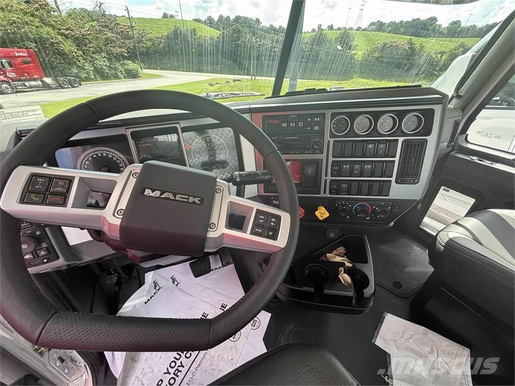Mack GR64FT Tahače