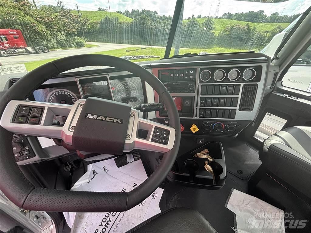 Mack GR64FT Tahače