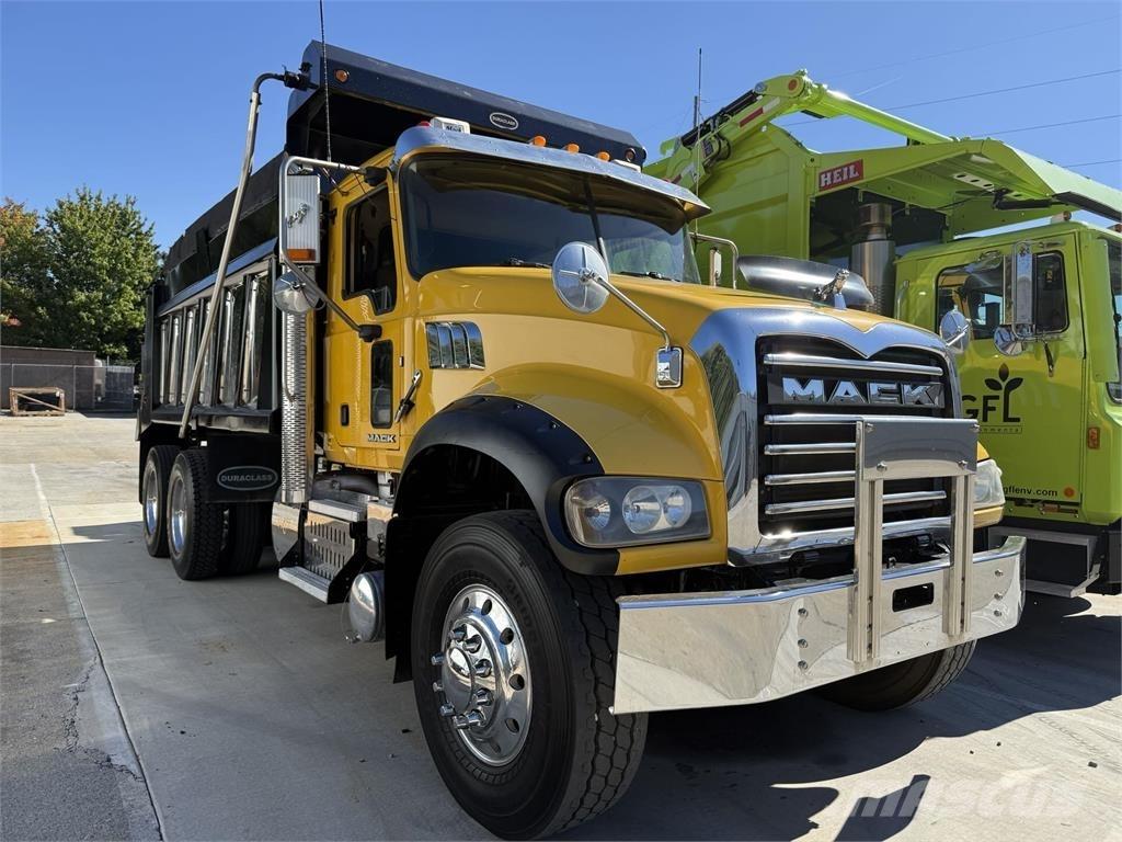 Mack GU713 Sklápěče