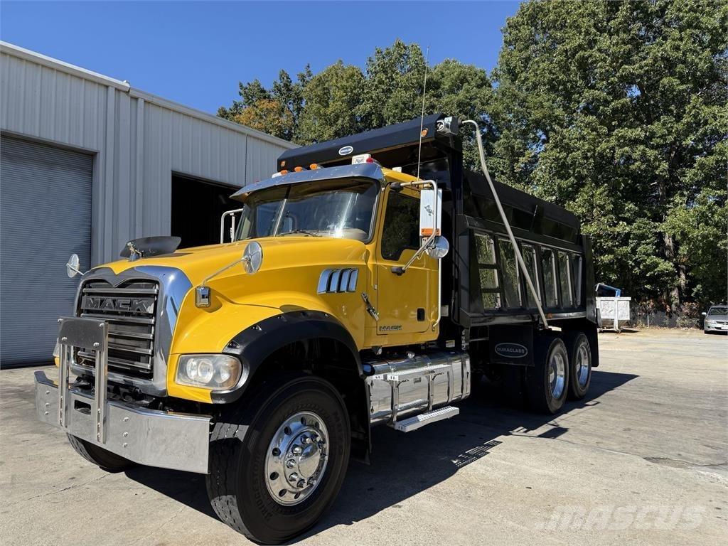Mack GU713 Sklápěče