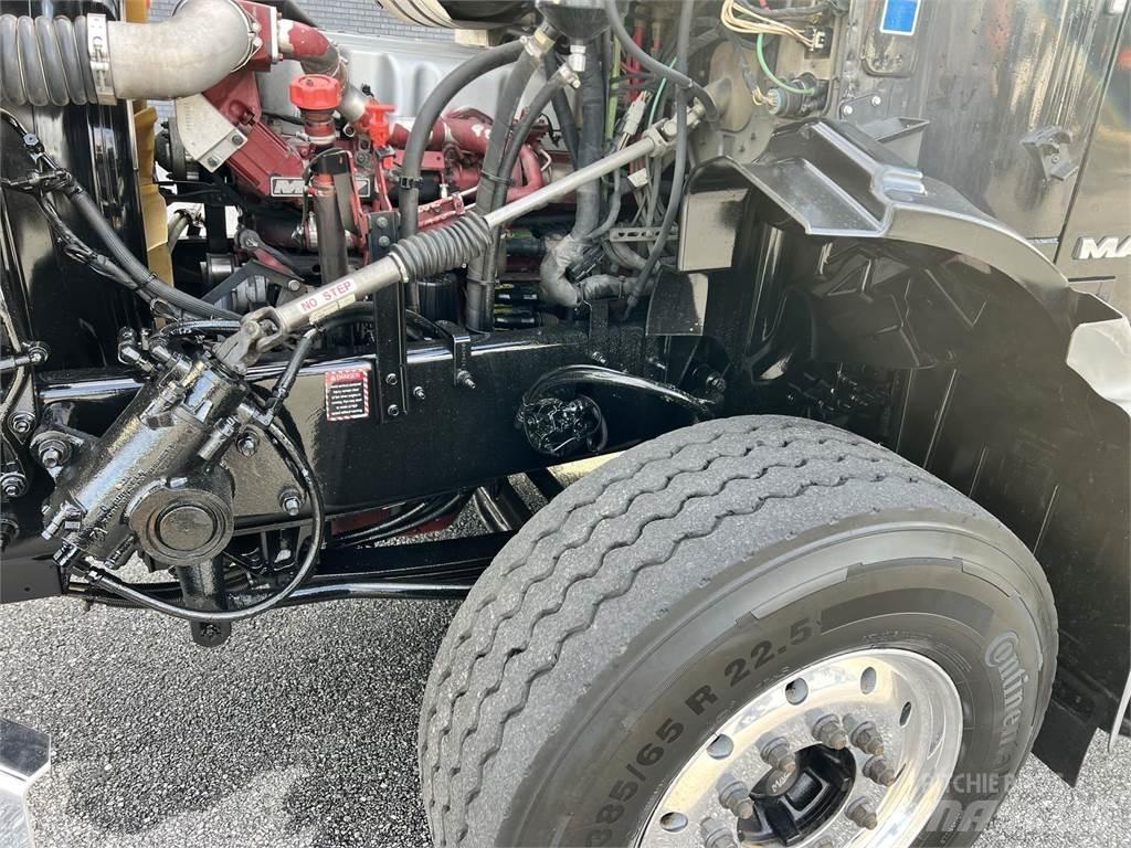 Mack GU813 Další