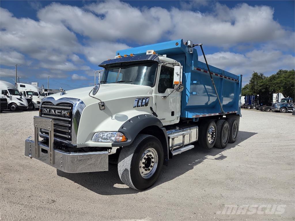 Mack GU813 Sklápěče