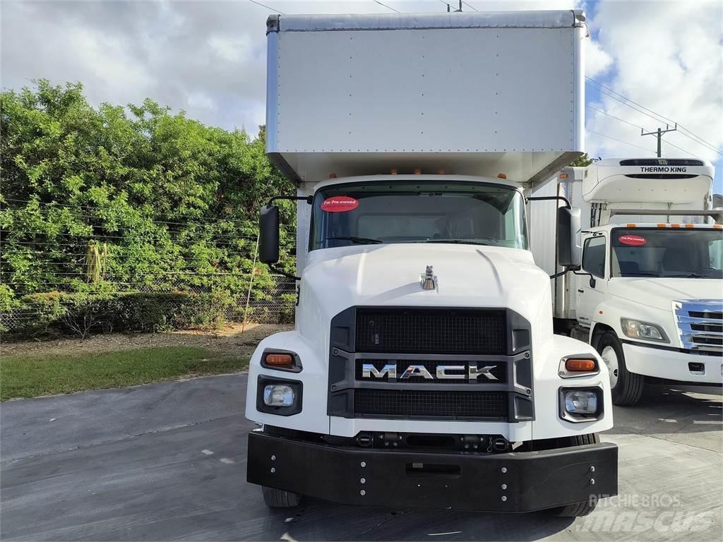 Mack MD6 Skříňová nástavba