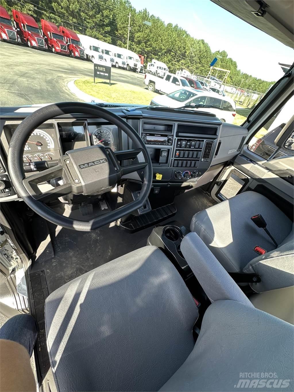 Mack MD6 42R Nákladní vozidlo bez nástavby