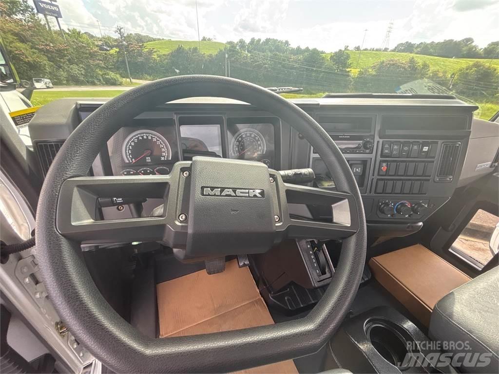 Mack MD6 42R Nákladní vozidlo bez nástavby