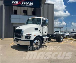 Mack MD642 Nákladní vozidlo bez nástavby