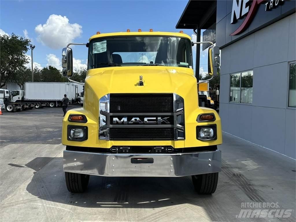 Mack MD7 42R Lesnictví – ostatní