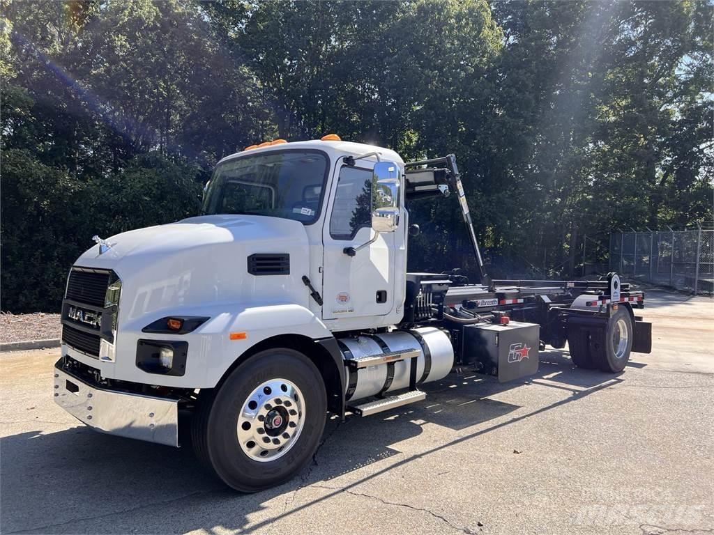 Mack MD7 42R Nákladní vozidlo bez nástavby
