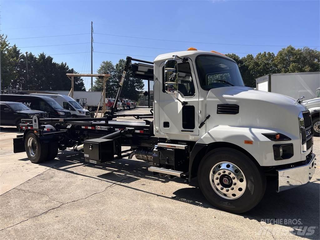 Mack MD7 42R Nákladní vozidlo bez nástavby