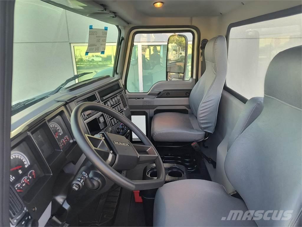 Mack MD7 42R Nákladní vozidlo bez nástavby