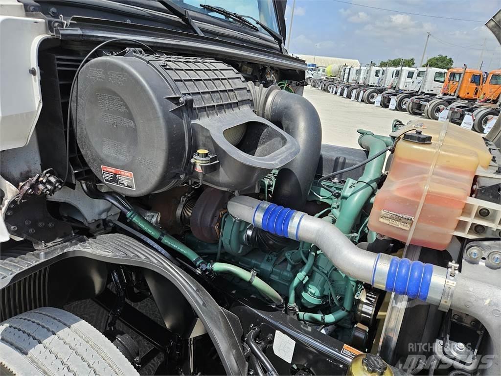 Volvo VNL62T300 Tahače