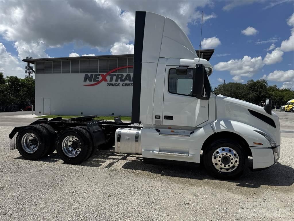 Volvo VNL64T300 Tahače