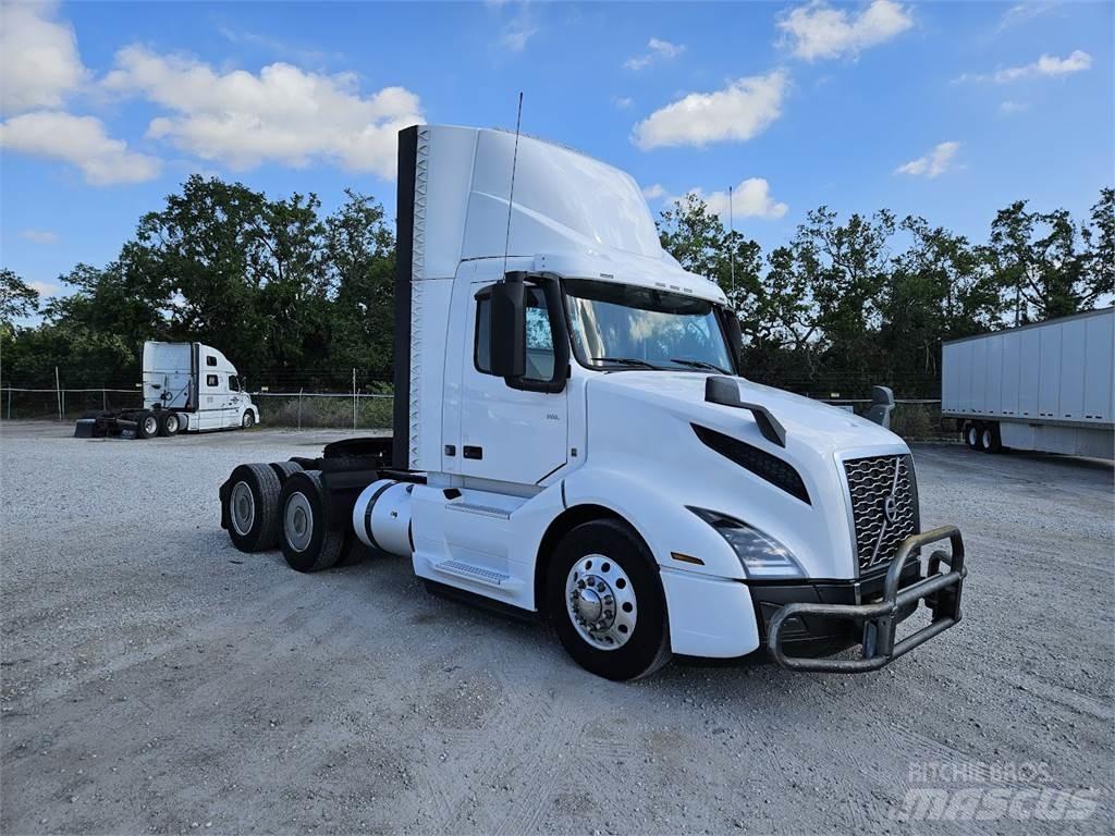 Volvo VNL64T300 Tahače