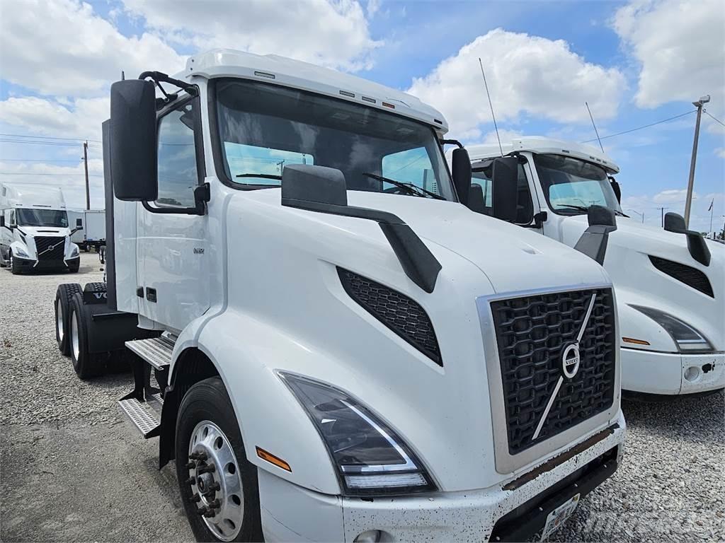 Volvo VNL64T300 Tahače