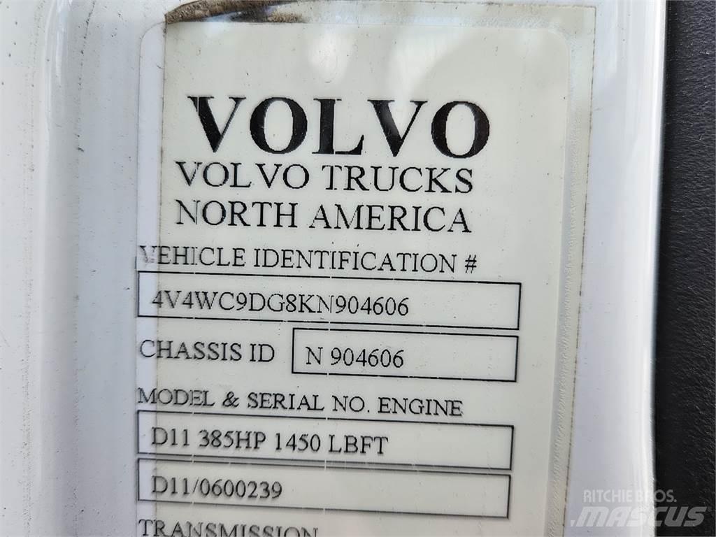 Volvo VNL64T300 Tahače
