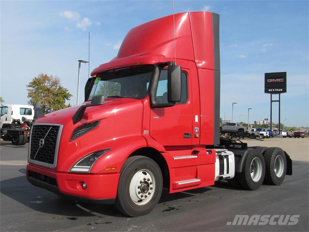 Volvo VNL64T300 Tahače