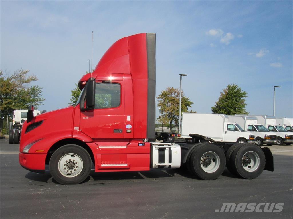 Volvo VNL64T300 Tahače