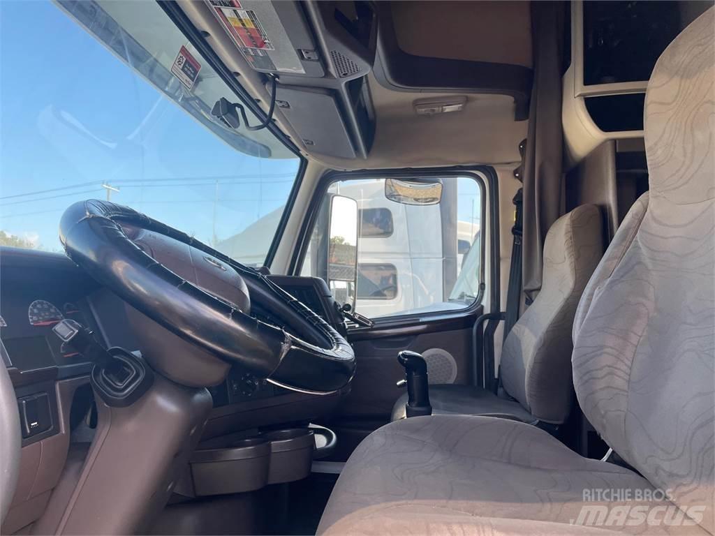 Volvo VNL64T670 Tahače