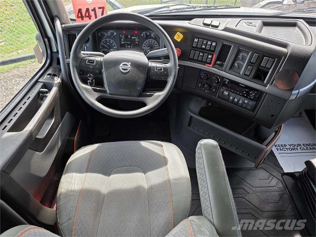 Volvo VNL64T760 Tahače