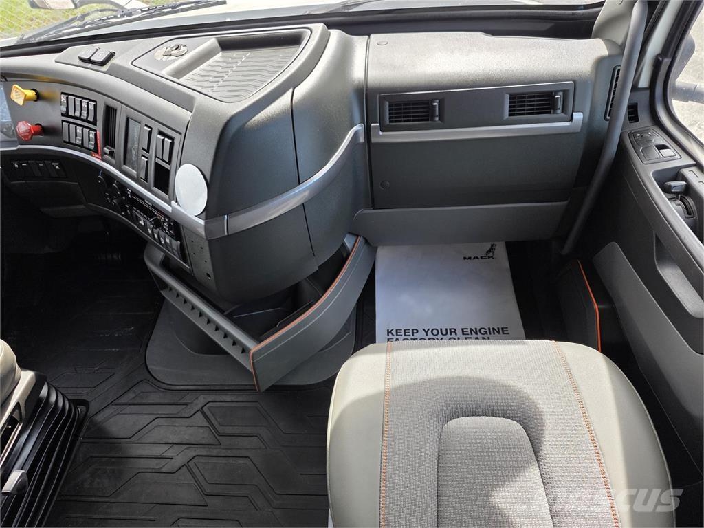 Volvo VNL64T760 Tahače