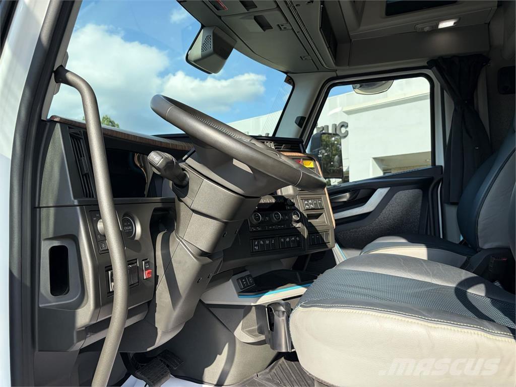 Volvo VNL64T860 Tahače