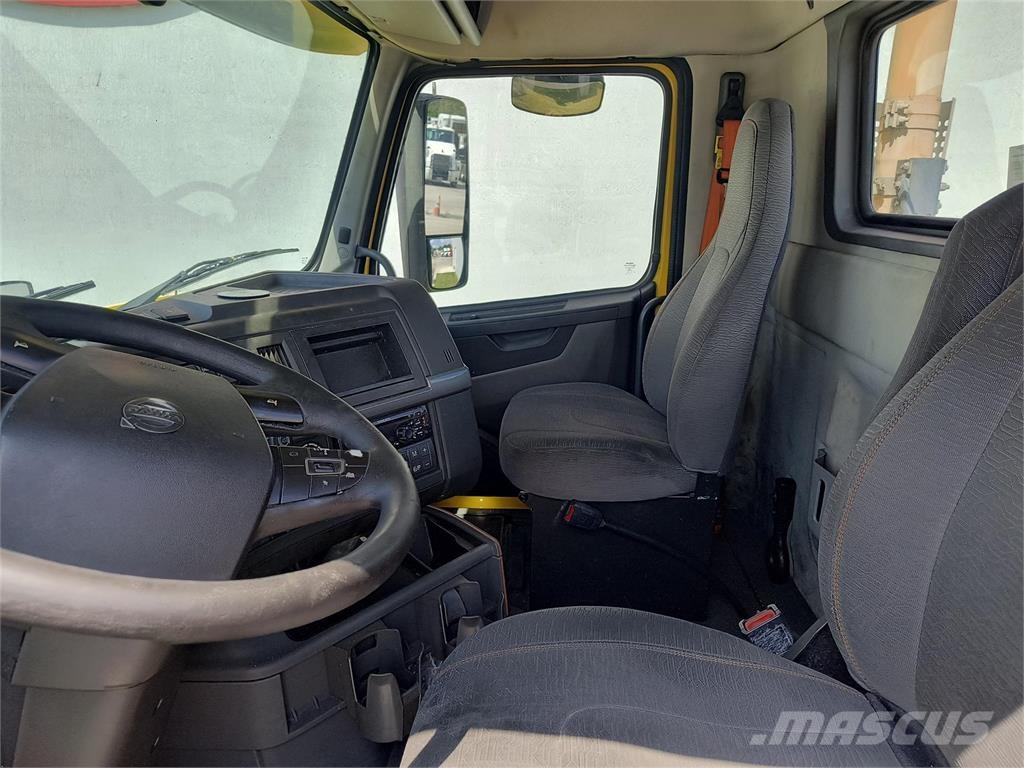 Volvo VNR64T Tahače