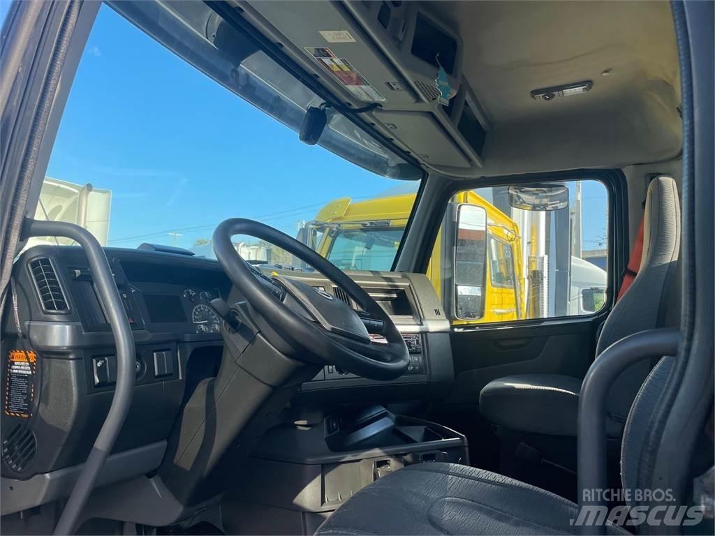 Volvo VNR64T Tahače