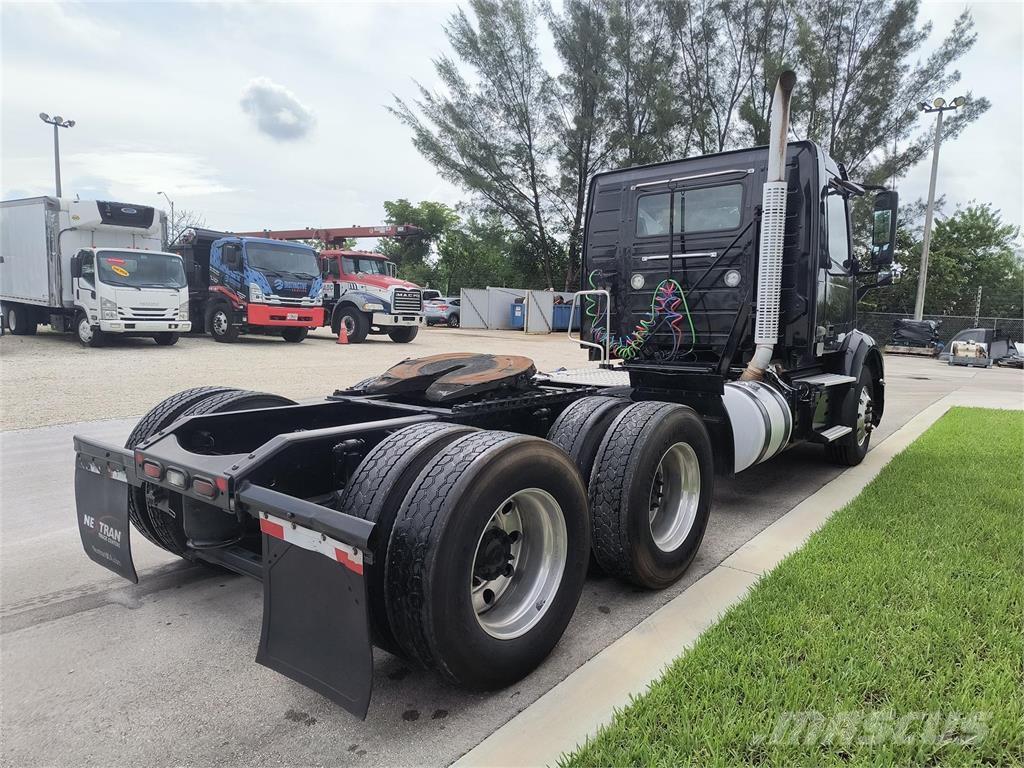 Volvo VNR64T Tahače