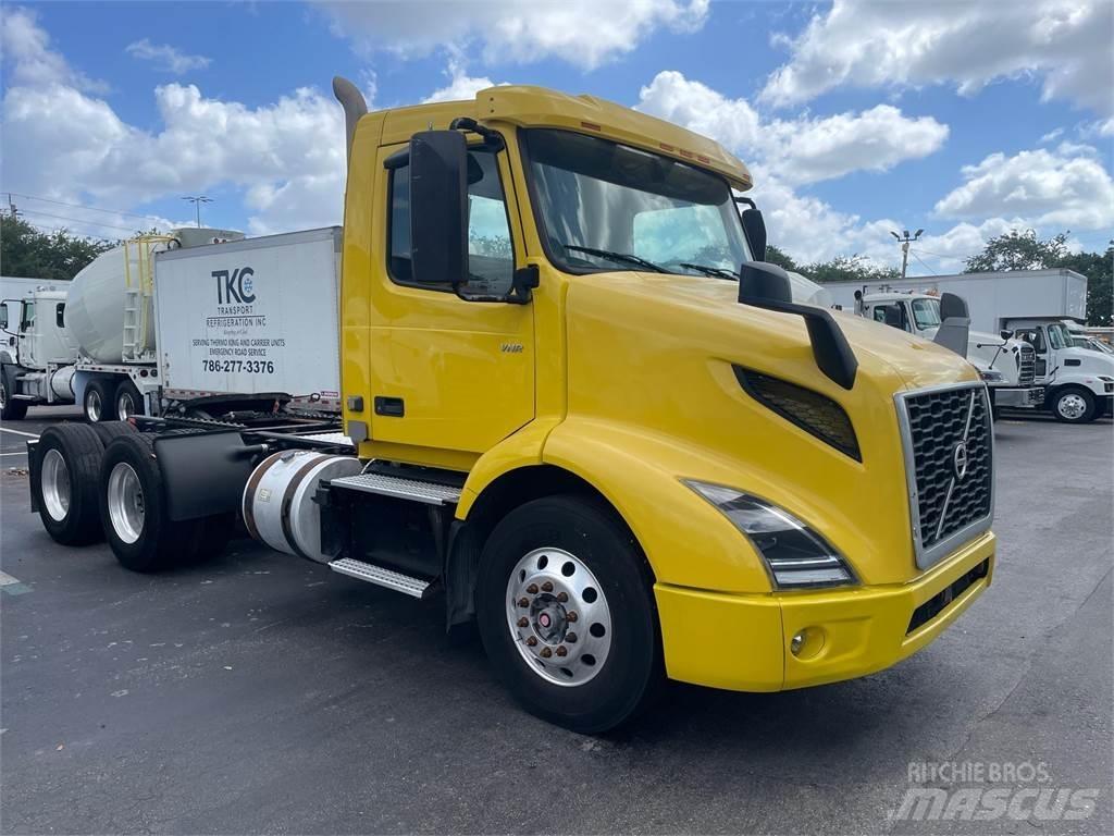 Volvo VNR64T300 Tahače