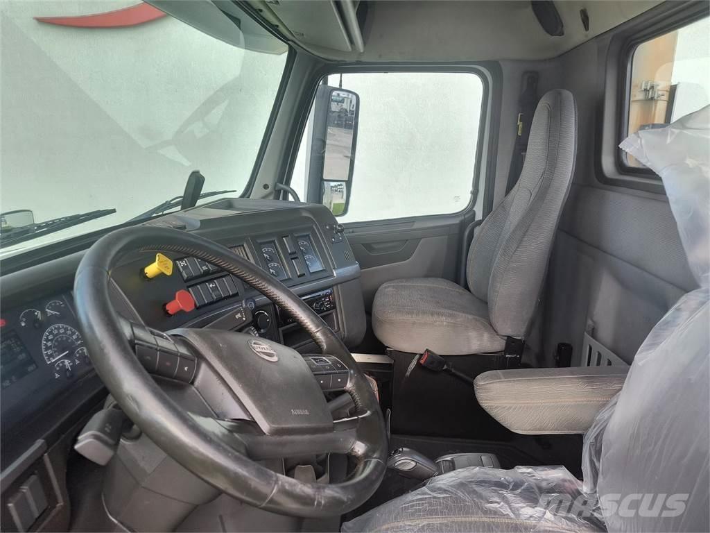 Volvo VNR64T300 Tahače