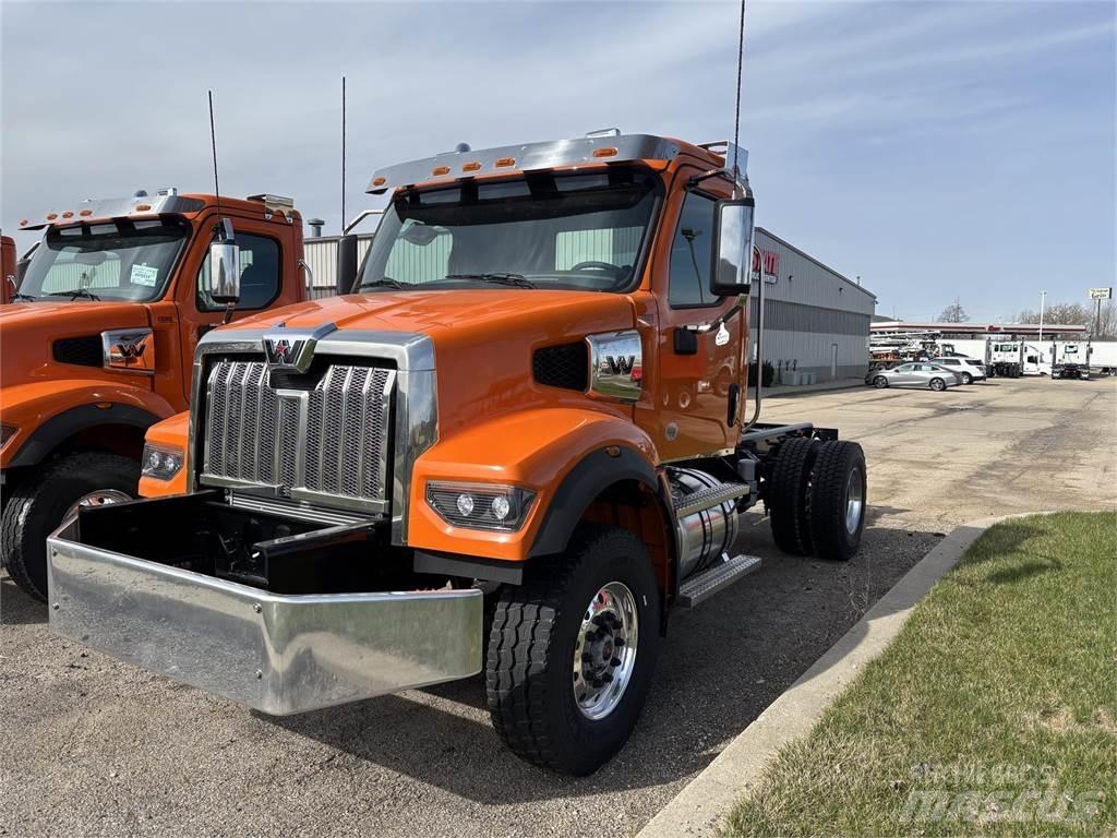 Western Star 47X Další