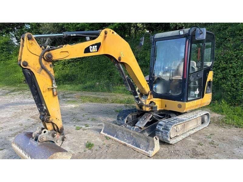 CAT 302.5C Mini rýpadla < 7t