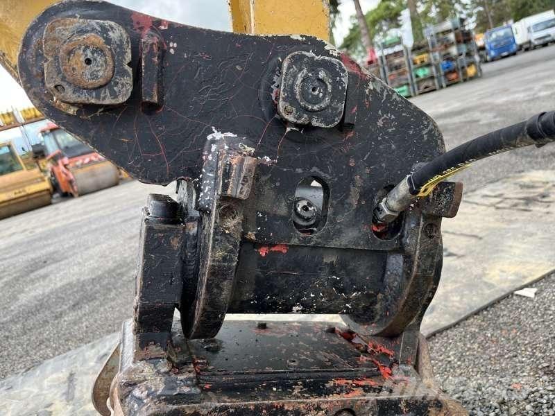 CAT 302.7DCR Mini rýpadla < 7t