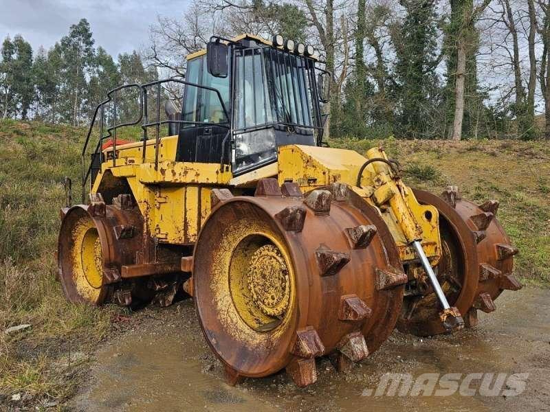 CAT 826GII Půdní kompaktory