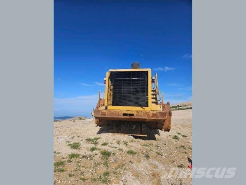 CAT 836H Půdní kompaktory