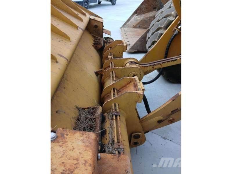 CAT 926M Kolové nakladače