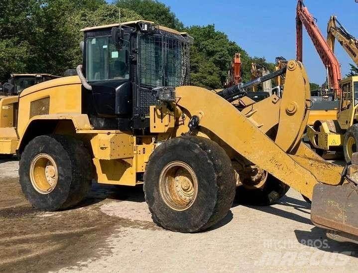 CAT 938M Kolové nakladače