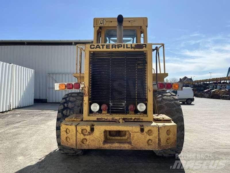 CAT 950B Kolové nakladače