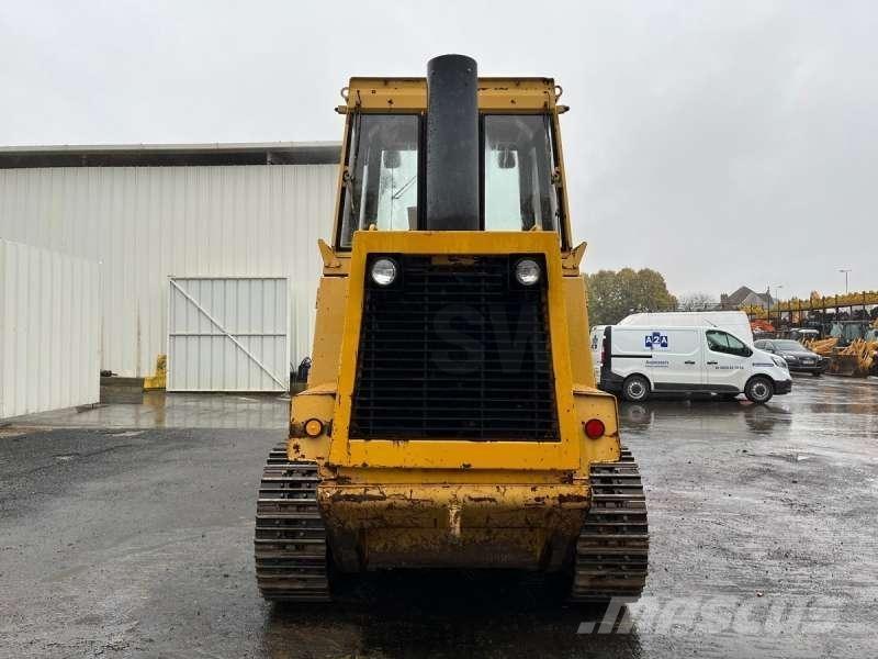 CAT 953 Pásové nakladače
