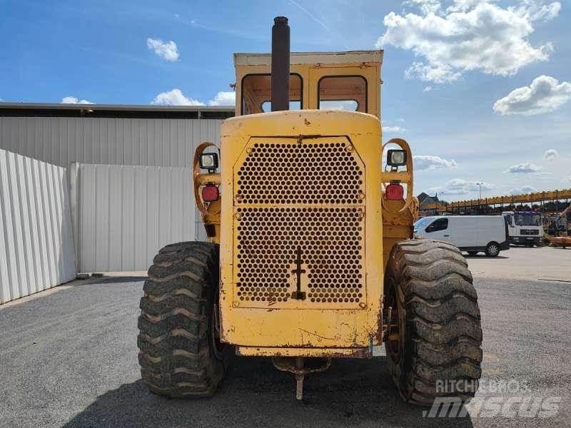 CAT 966C Kolové nakladače