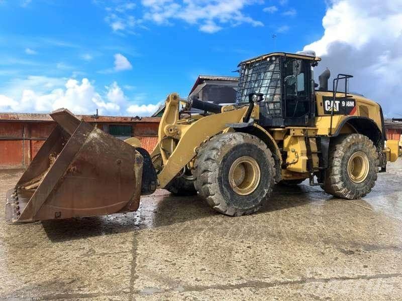 CAT 966M Kolové nakladače