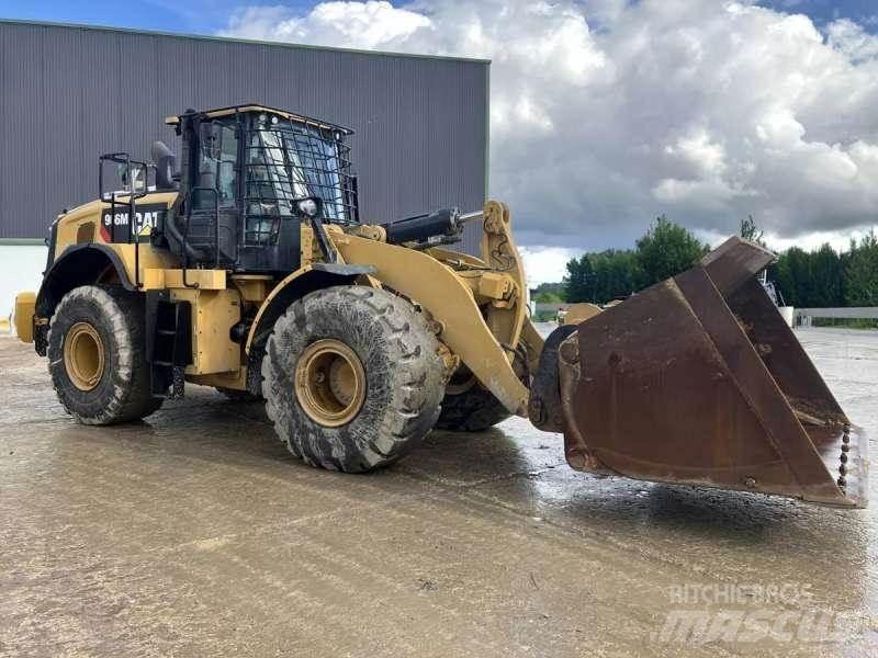 CAT 966M Kolové nakladače