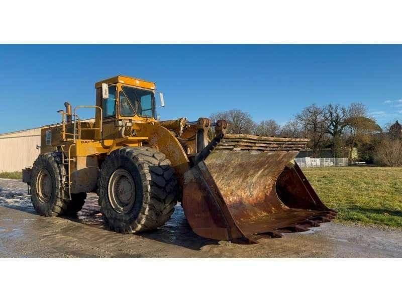 CAT 988B Kolové nakladače