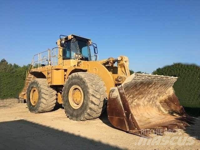 CAT 990 Kolové nakladače