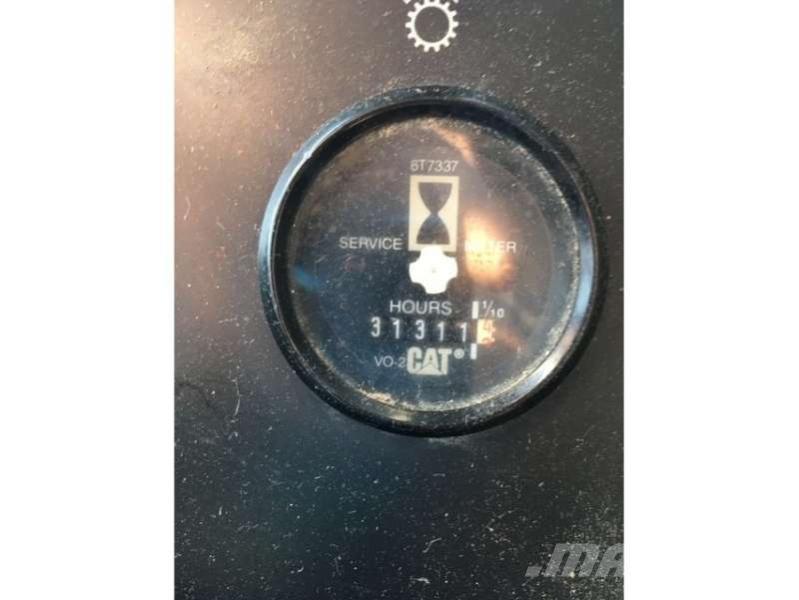 CAT 990 Kolové nakladače