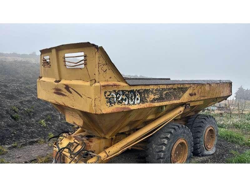 CAT D250B Sklápěcí přívěsy