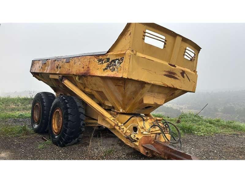 CAT D250B Sklápěcí přívěsy