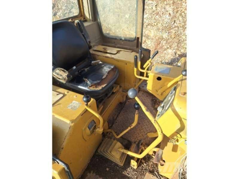 CAT D6D Pásové dozery