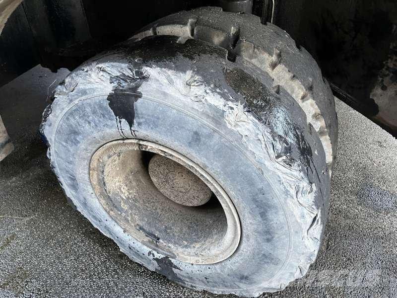 CAT M325D MH Stroje pro manipulaci s odpadem